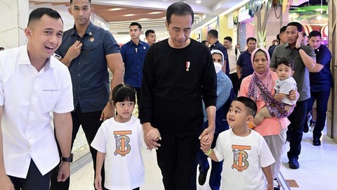 jokowi-libur-lebaran-idulfitri-di-mal-centre-point-medan_169