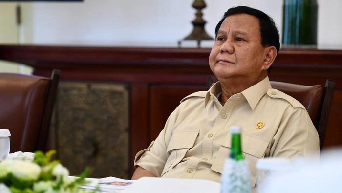 presiden-prabowo-subianto-menggelar-rapat-koordinasi-rakor-bersama-sejumlah-menteri-teknis-di-bawah-kemenko-bidang-pemberdayaa-1_169