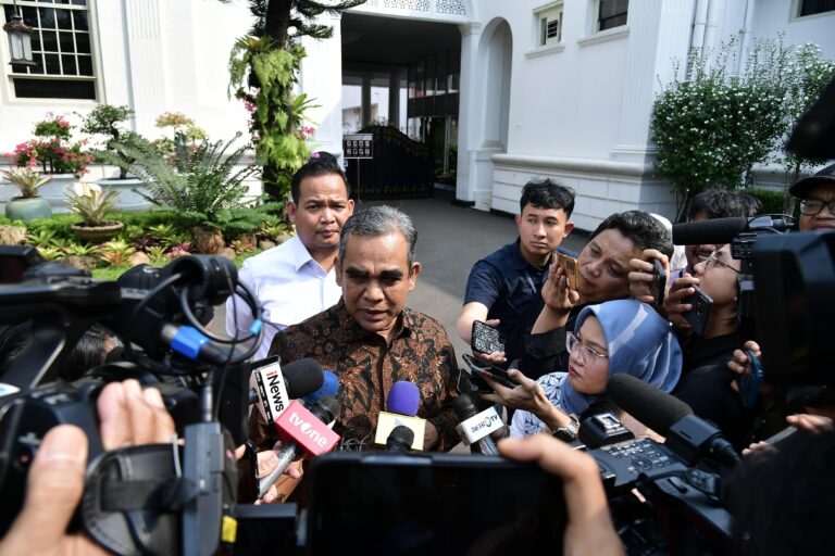 Presiden Prabowo Bahas Penilaian Direksi BUMN serta Isu Kemanusiaan Palestina di Istana Merdeka
