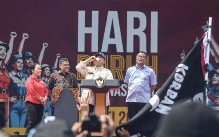 Di depan buruh, Presiden hendak lekas tarik peninggalan negeri yang dipahami swasta